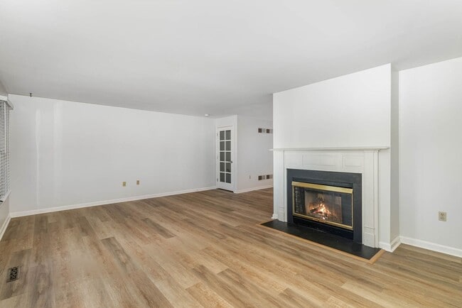 Photo - 2039F Raleigh Rd