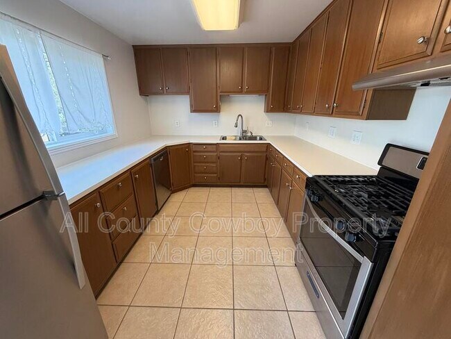 Photo - 1602 Mitchell St