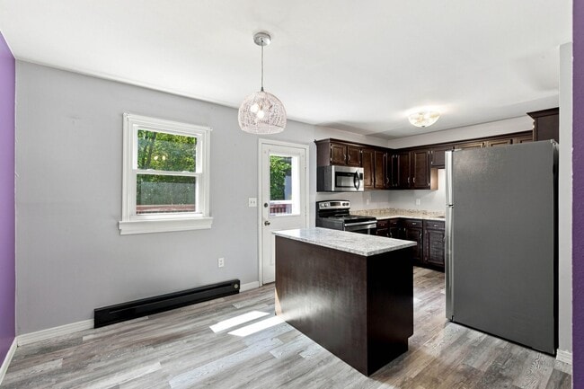Photo - 1008 Cloverton Dr