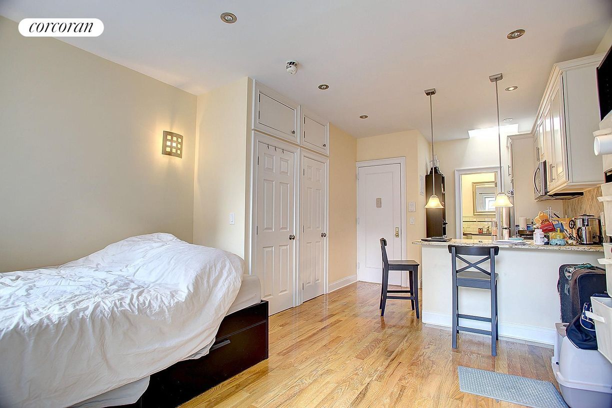 Photo - 130 W 73rd St Apartment