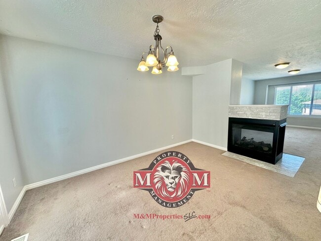 Photo - Great 2 Bd 2.5 Bath Townhome in Sandy