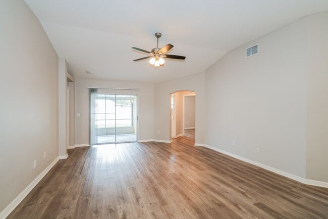 Photo - 3304 Pin Oak Ln