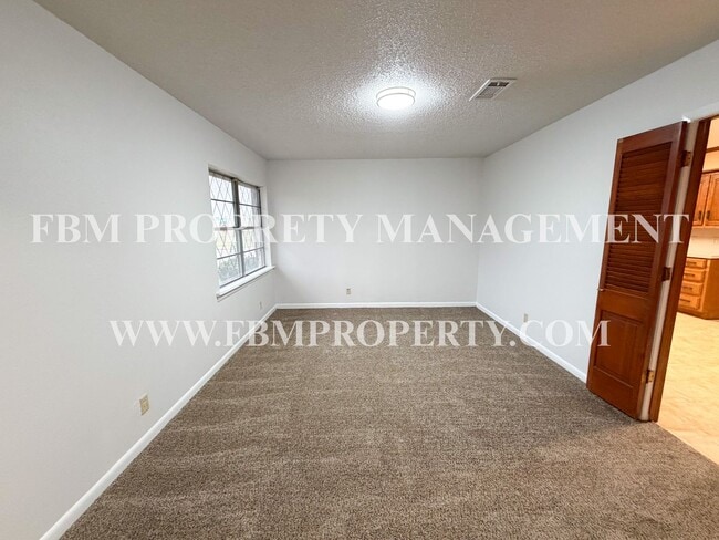 Photo - 1608 Nichols St