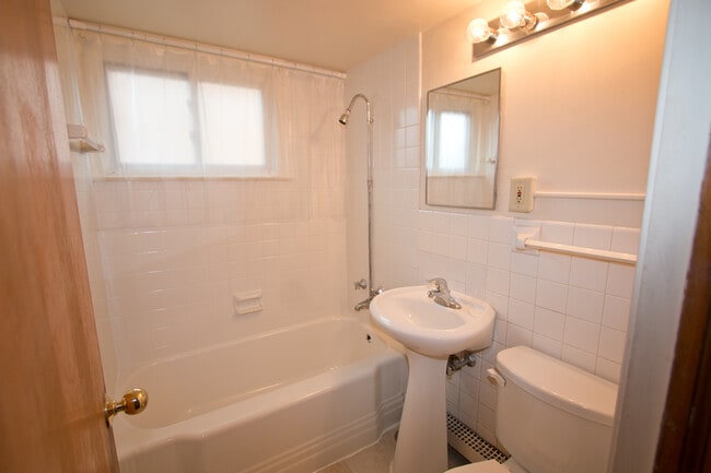 Photo - Highland Towers Apartments