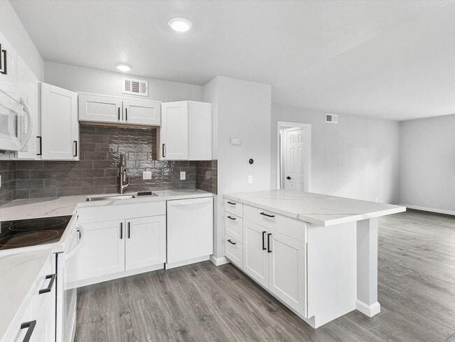 Photo - FULLY REMODELED IN MIDTOWN