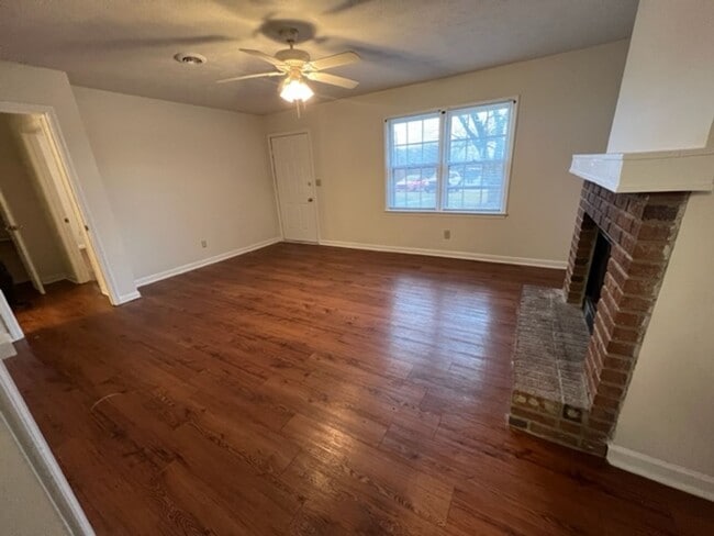 Photo - 2 bed 1 bath duplex in Bogart!
