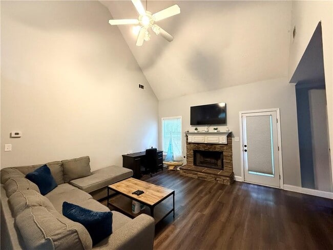 Photo - 158 River Park Cir