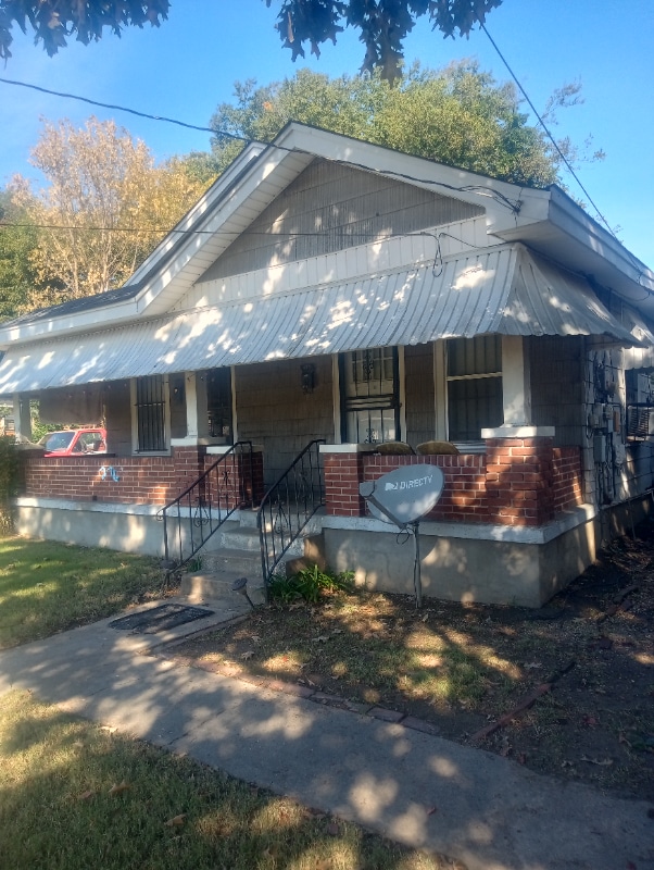 Building Photo - 374 Person