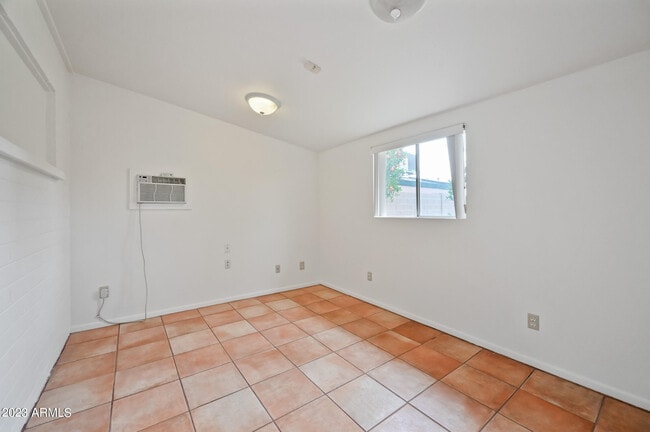 Photo - 6238 N 10th St