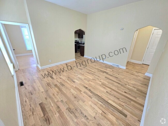 Building Photo - 5714 7th Ave Unit Apt 203