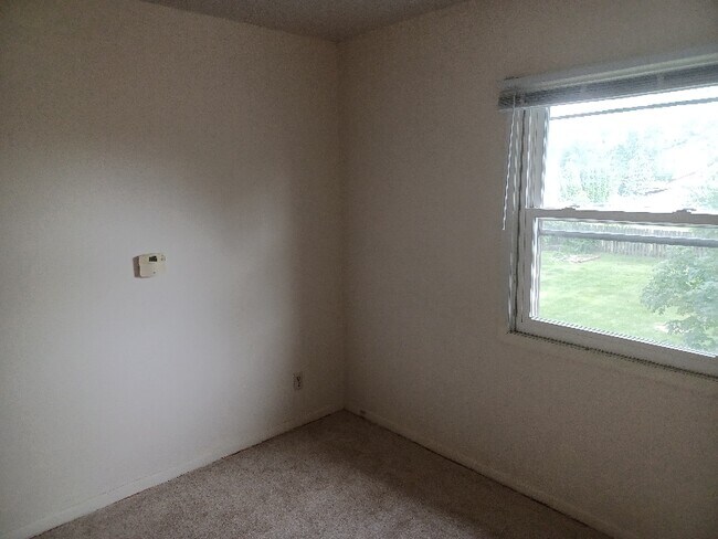 Photo - 235 W Hall St Unidad 235 W. Hall St. Apt B