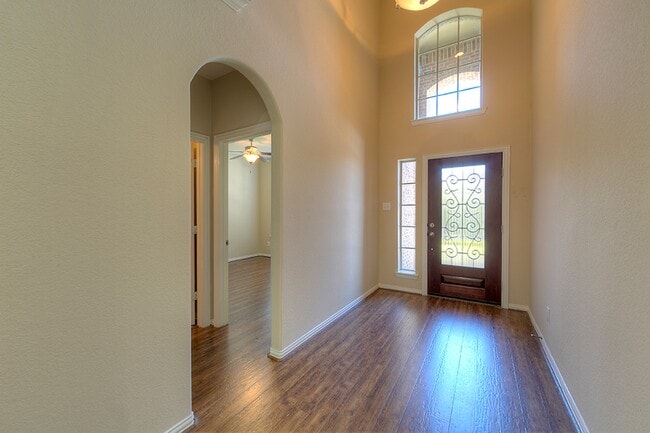 Building Photo - 10 Quillwood Pl