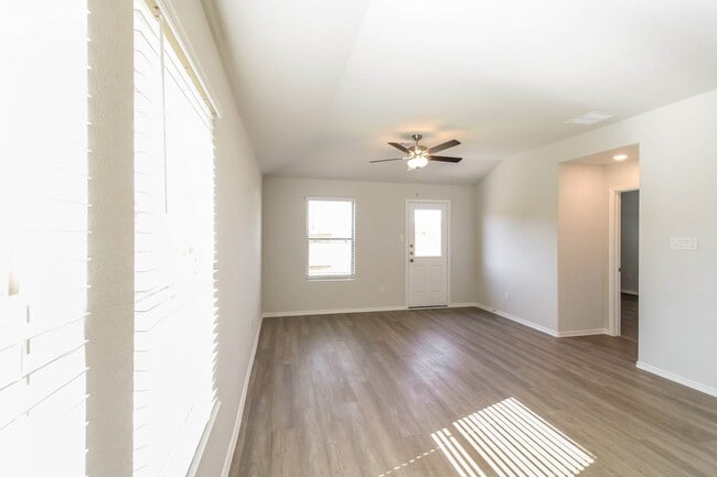 Photo - 10743 Sunlit St