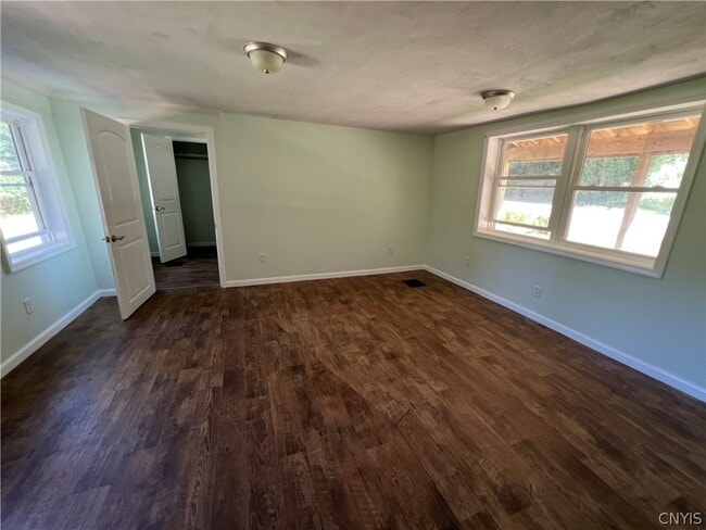 Photo - 1186 NY-104B