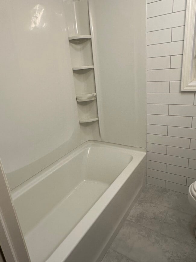 Photo - 2126 Monroe Ave Unit #5