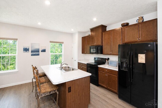 984 Steamboat Dr