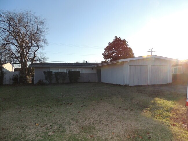 6552 E 27th Pl
