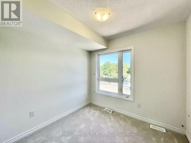 Photo - 1081 Danforth Rd