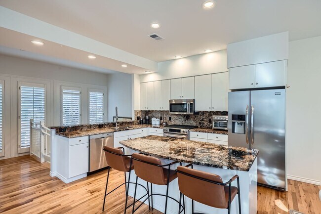 Photo - Gorgeous Cherry Creek Townhome - 2 bed 2 bath with 1 car garage