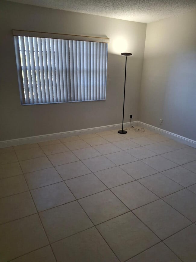 Photo - 1200 NW 87th Ave Unidad 509