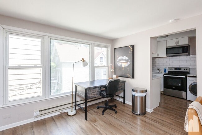 Photo - 6427 N Hermitage Ave