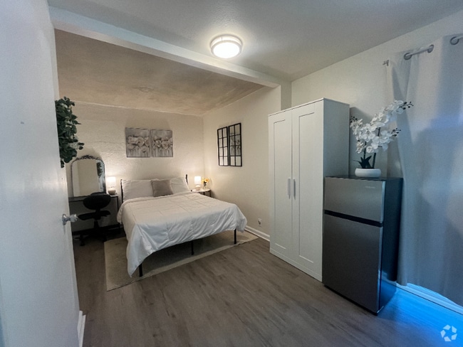 Building Photo - 7327 Sovereign Ct Rental