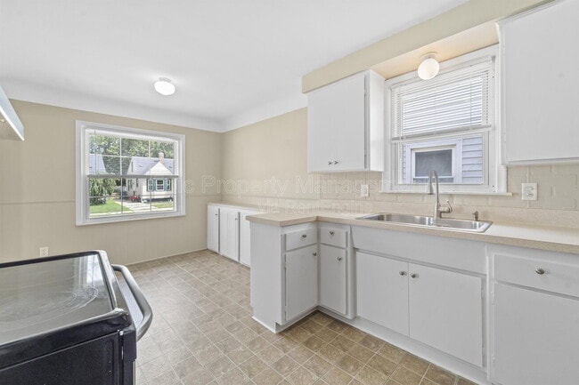 Photo - 2121 Euclid St