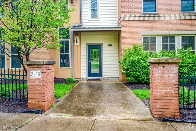 Building Photo - 3219 Euclid Heights Blvd Rental