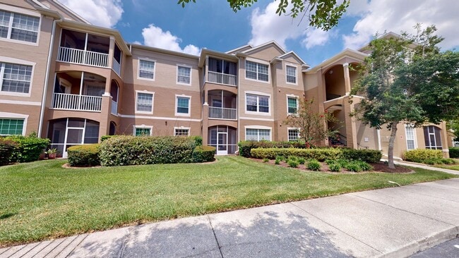 Building Photo - Beautifully updated 2 bed, 2 bath third-fl... Rental