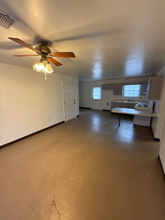 Photo - 1002 E 22nd St