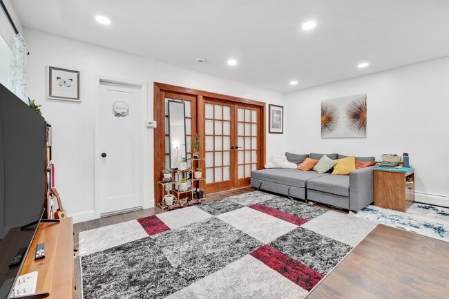 Building Photo - 373 Palisade Ave Unit 1