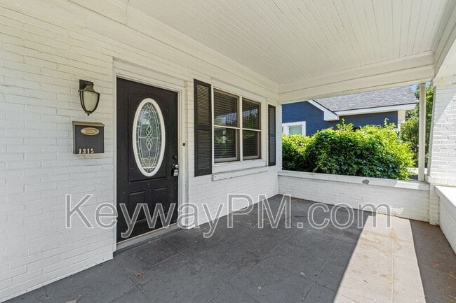Photo - 1315 Merry St
