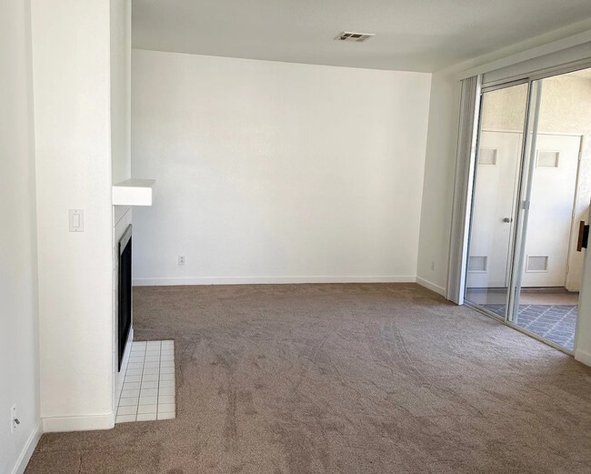 10884 Sabre Hill Dr Unidad 308
