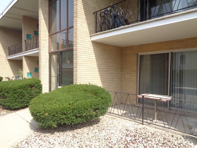 Building Photo - 9644 S Kedzie Ave Unit 2 Rental