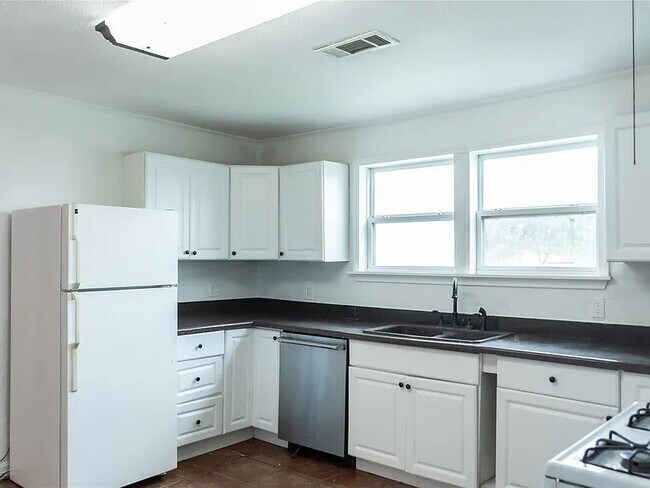Photo - 5311 Perry Ave
