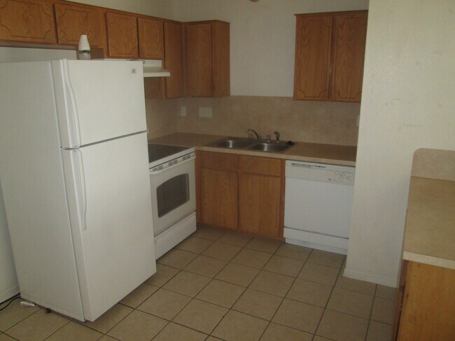 Photo - 809 Leifester Cir Unidad B