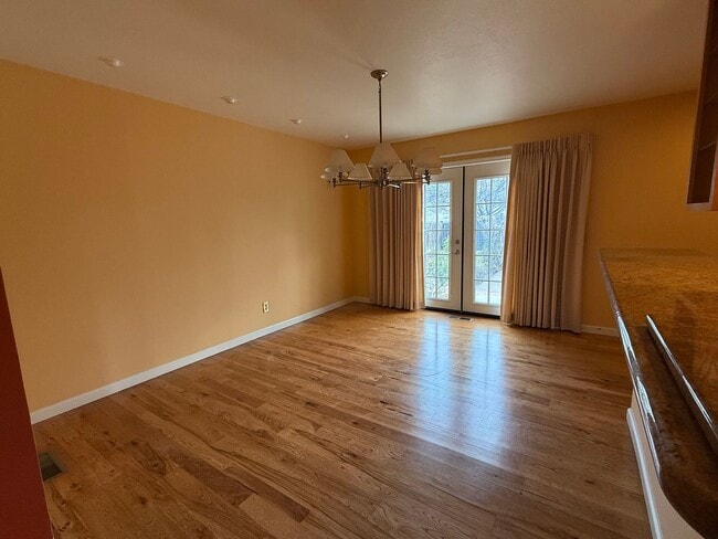 Photo - Beautiful expansive home for lease