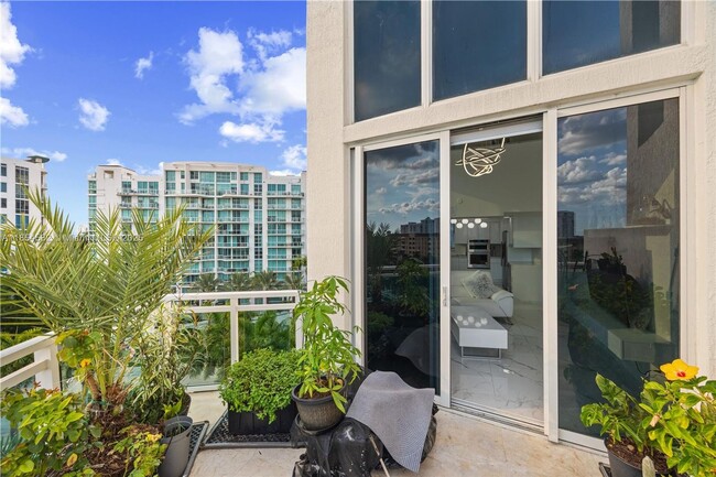 Photo - 3000 NE 188th St