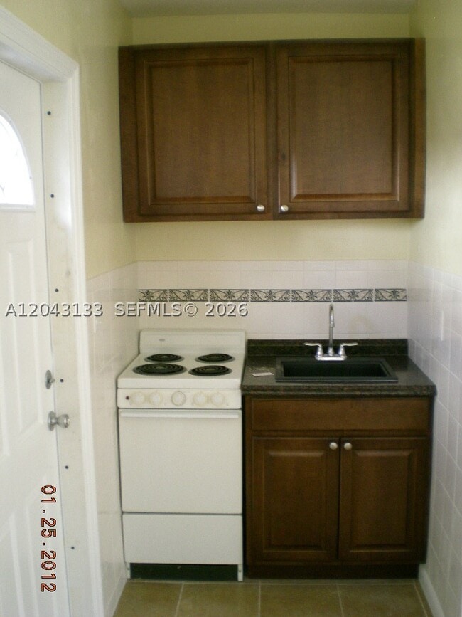 Photo - 1843 Funston St
