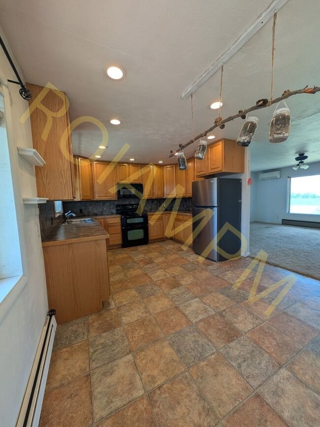 Photo - 424 N Main St