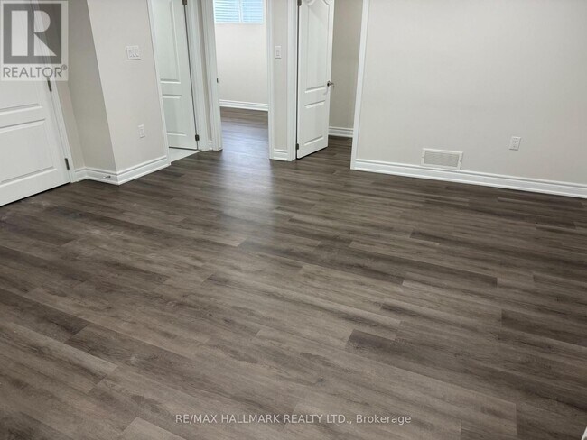 Photo - 286 Buttonbush St