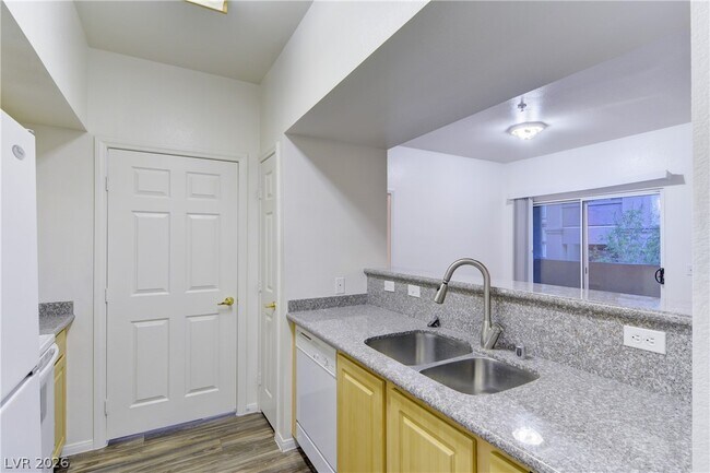 Photo - 6955 N Durango Dr Unit 2022