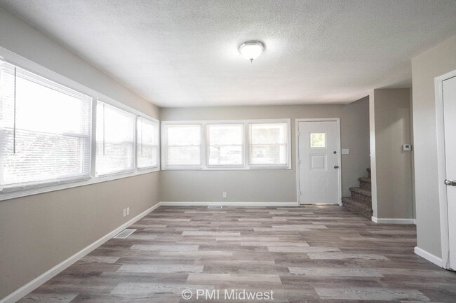 Photo - 6276 Eastgate Ave