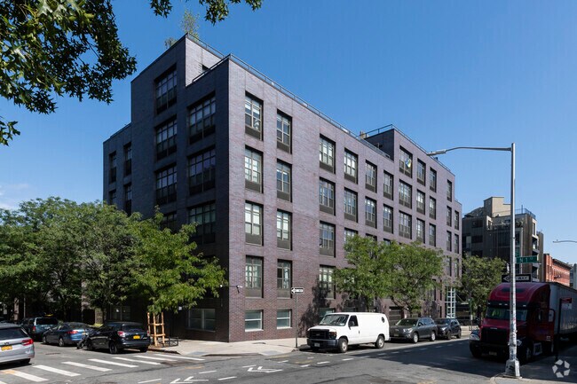 Photo - 80 Metropolitan Ave