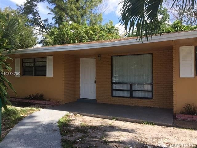 Building Photo - Spacious 1-Bedroom Home Offering Comfort a... Unit Apt 1
