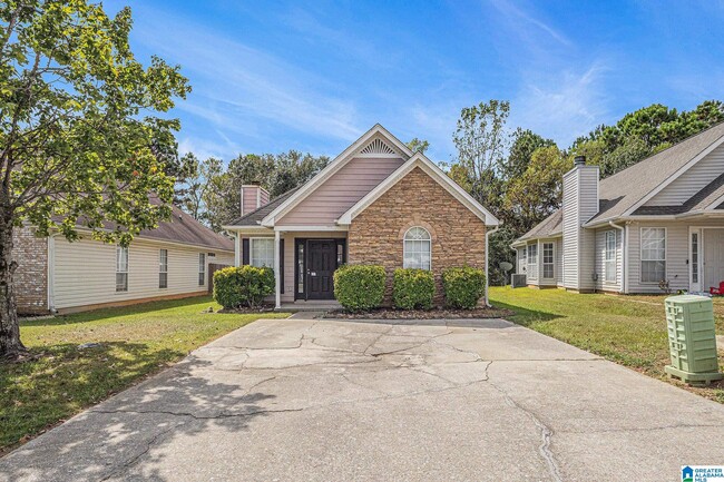 Building Photo - 139 Flagstone Ln