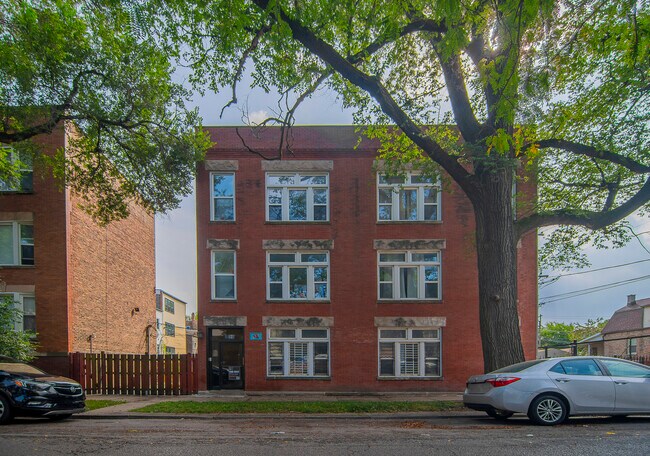 Building Photo - 1456 N Kedzie Ave Unit CH1 Rental