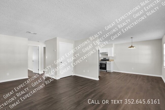 Photo - 139 SE 13th Ave