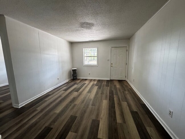 Photo - 50% OFF FIRST MONTH'S RENT!! 1 Bed 1 Bath Apartment with Water and Trash included