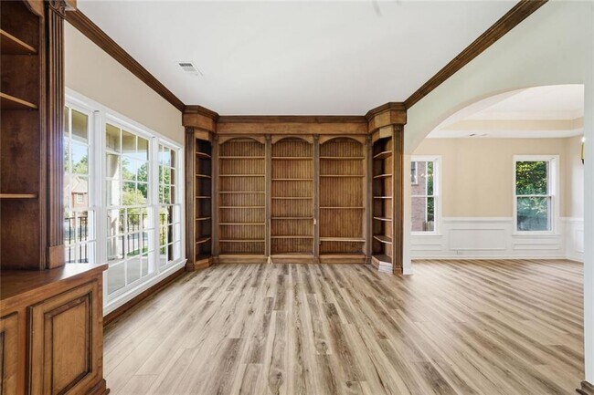 Photo - 174 Ennisbrook Dr SE